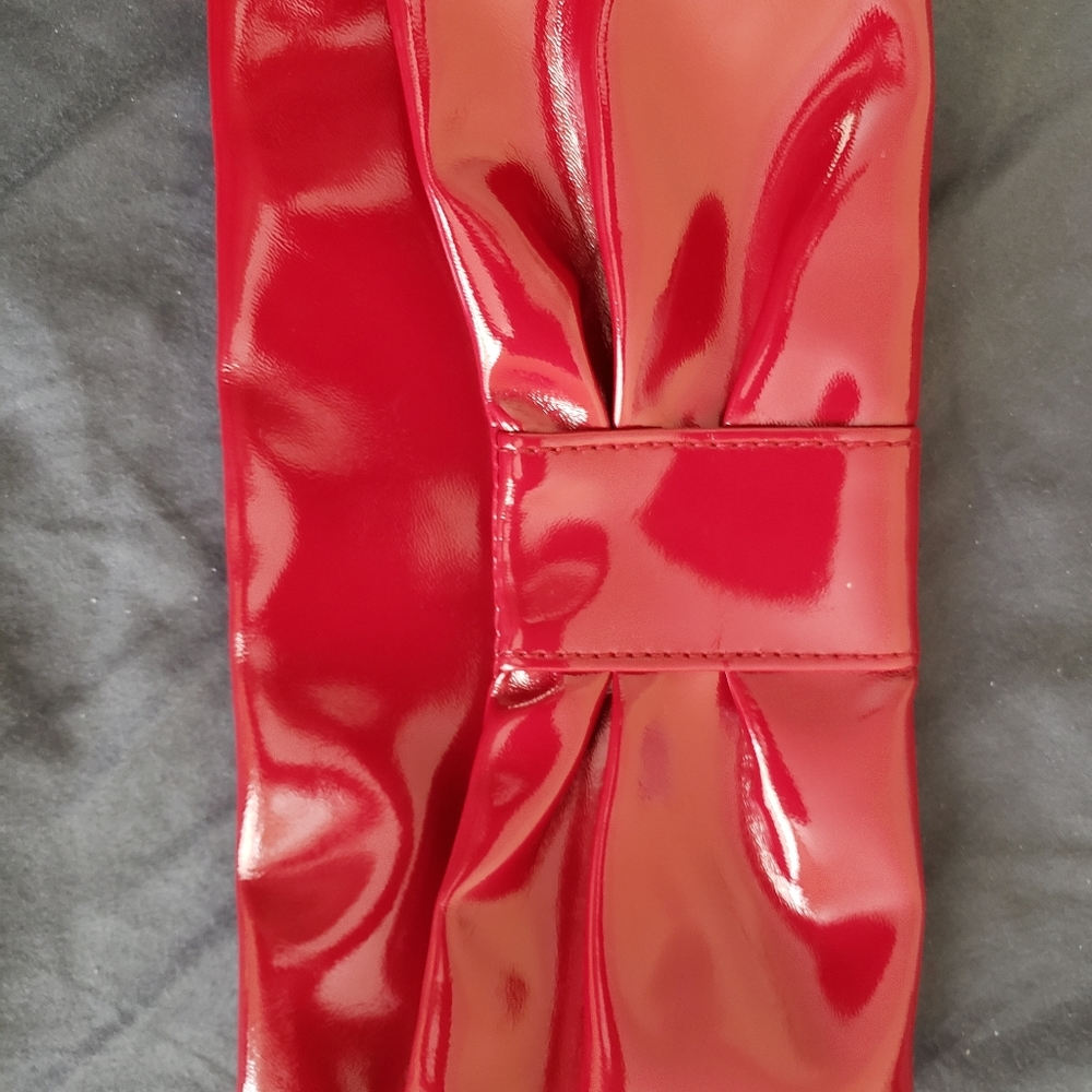 Red Patent Leatherette Bow small clutch